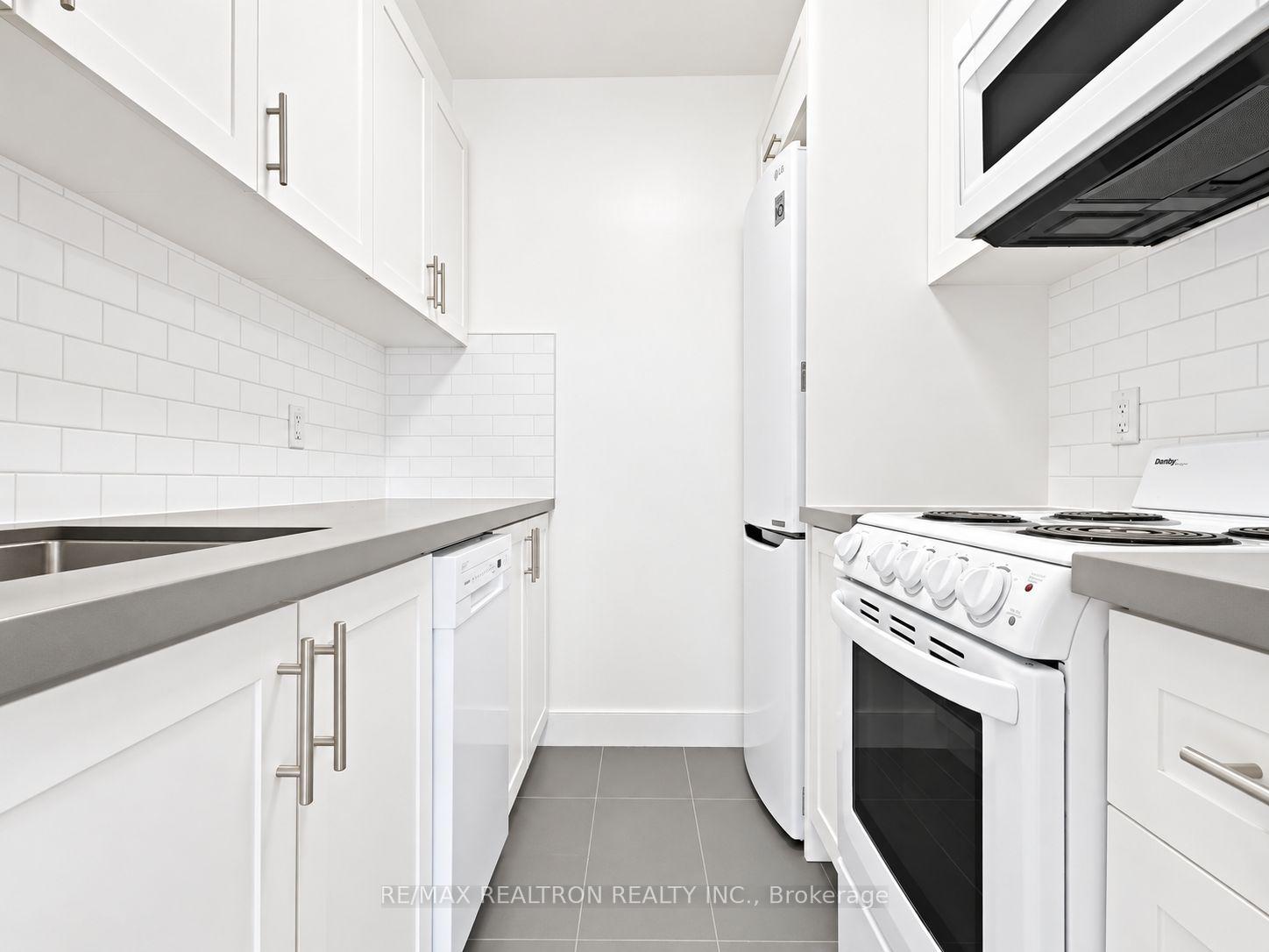 Photo 5 of Unit 205, 990 Avenue Road, Toronto, Yonge-Eglinton — HOMEH