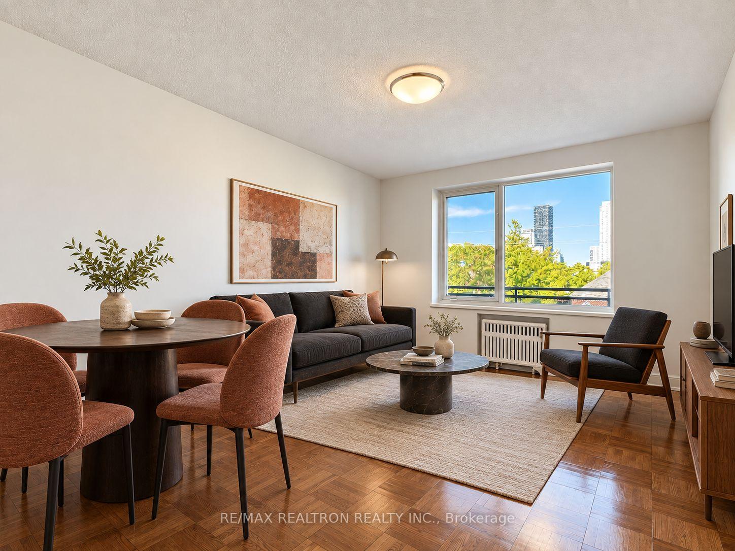 Photo of Unit 310, 990 Avenue Road