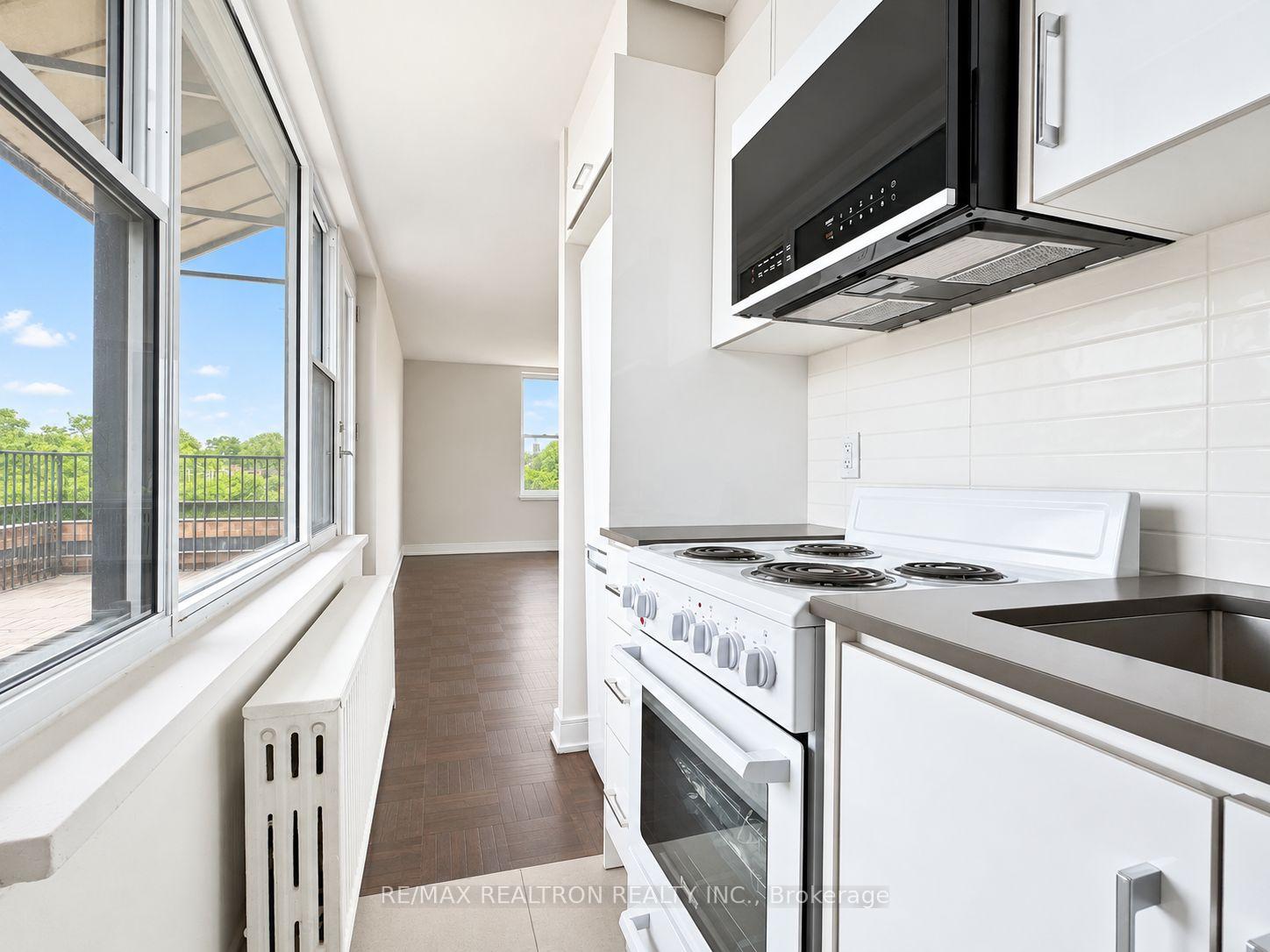 Photo 5 of Unit 510, 1545 Bathurst Street, Toronto, Humewood-Cedarvale — HOMEH