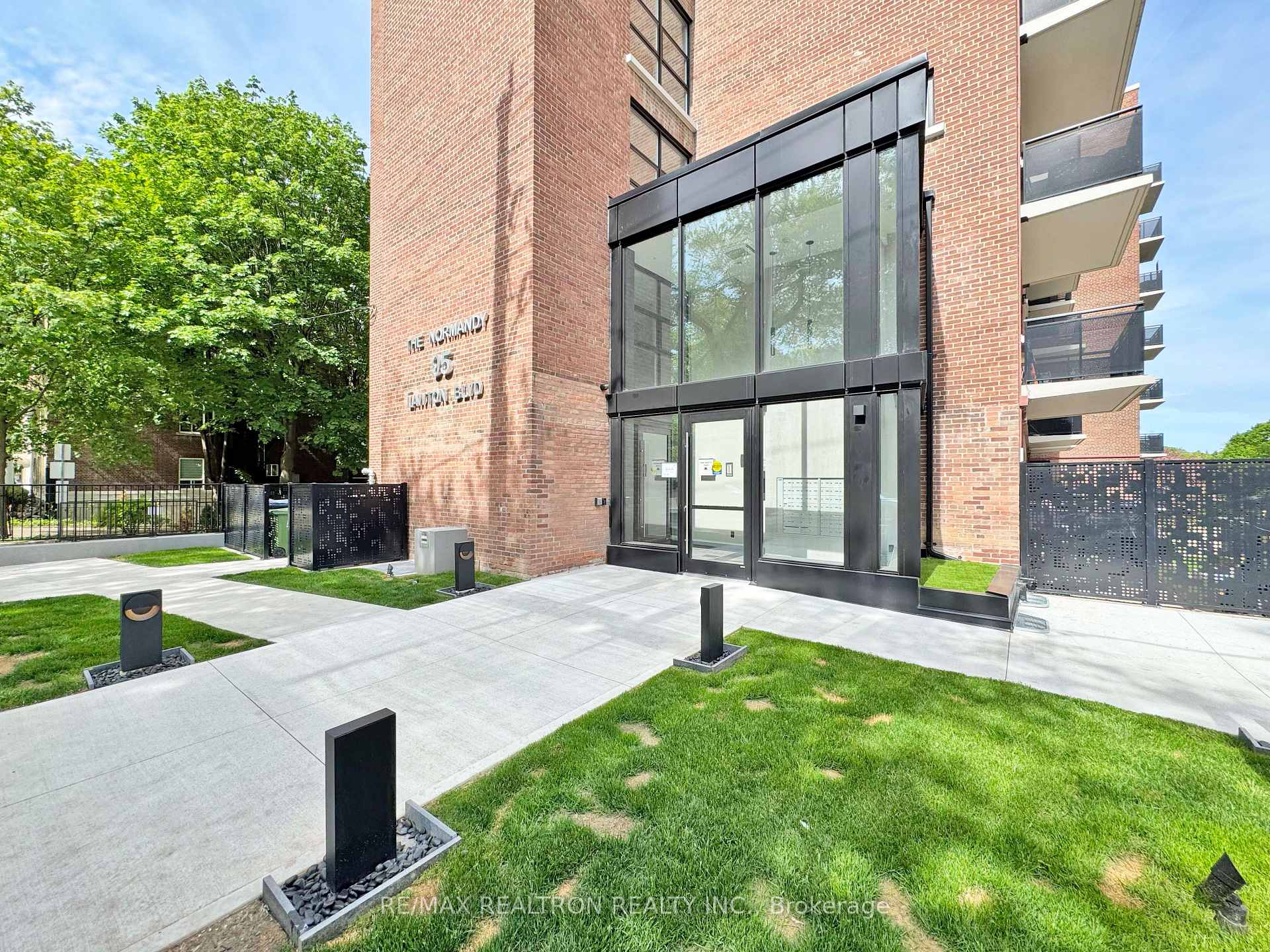 Photo 7 of Unit 307, 95 Lawton Boulevard, Toronto, Yonge-St. Clair — HOMEH