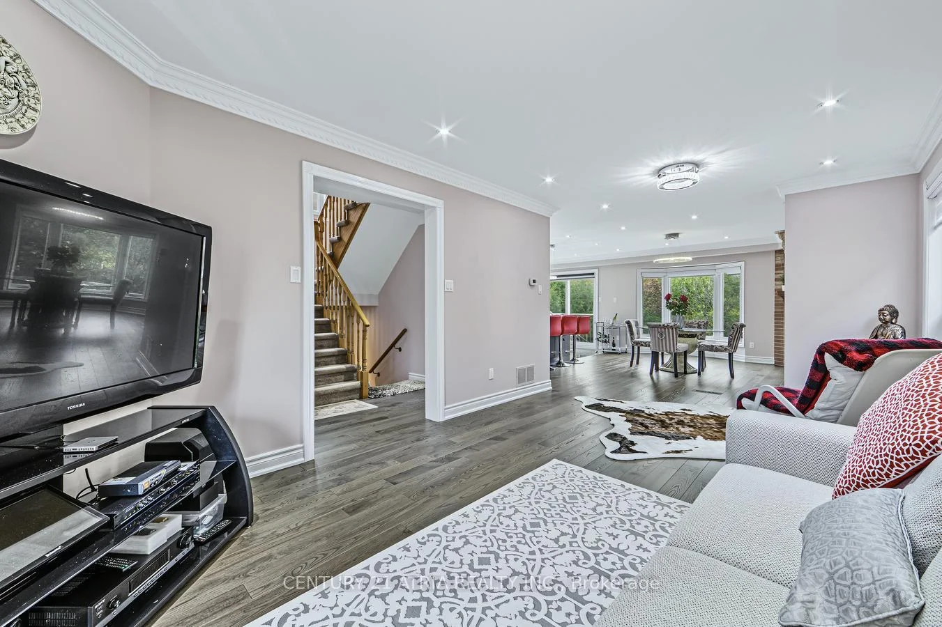 Photo 8 of 39 Chiswick Crescent, Aurora, Aurora Highlands — HOMEH
