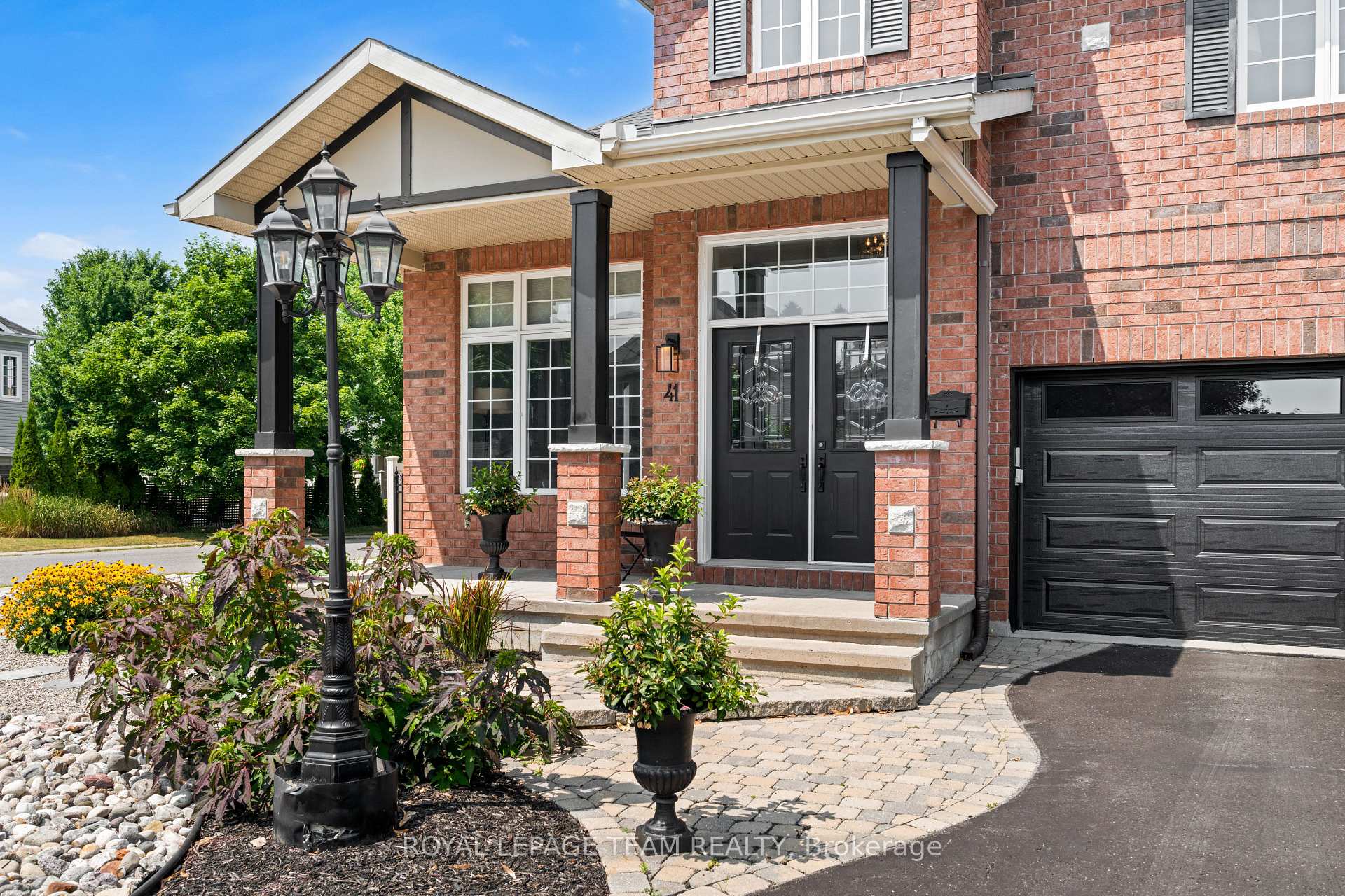 Photo 3 of 41 Blackshire Circle, Ottawa, Barrhaven - Stonebridge — HOMEH