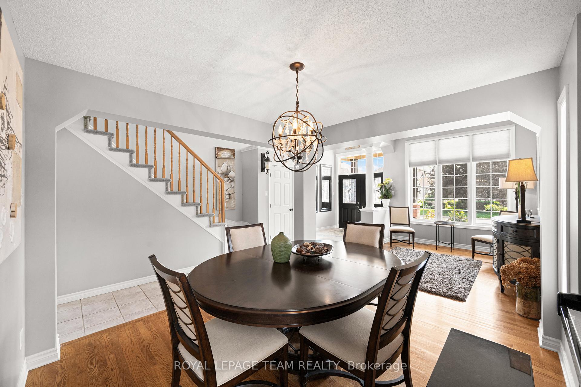 Photo 10 of 41 Blackshire Circle, Ottawa, Barrhaven - Stonebridge — HOMEH