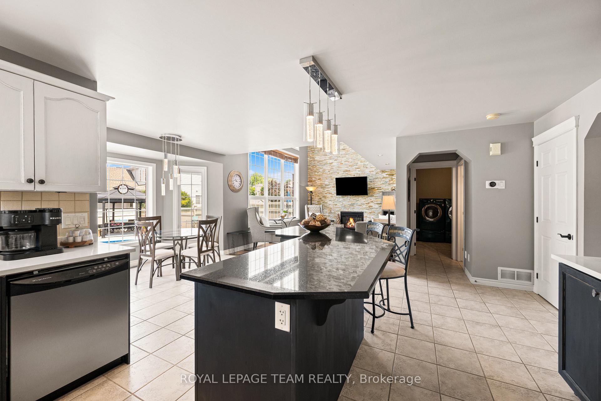 Photo 14 of 41 Blackshire Circle, Ottawa, Barrhaven - Stonebridge — HOMEH