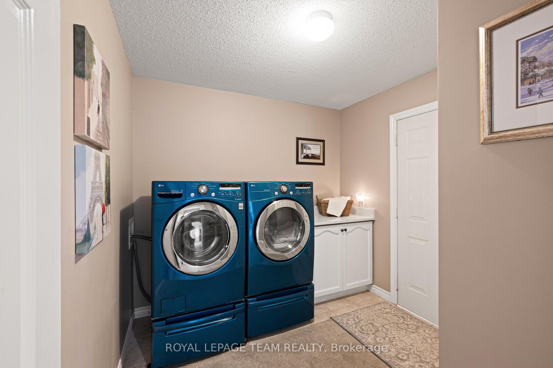Photo 19 of 41 Blackshire Circle, Ottawa, Barrhaven - Stonebridge — HOMEH