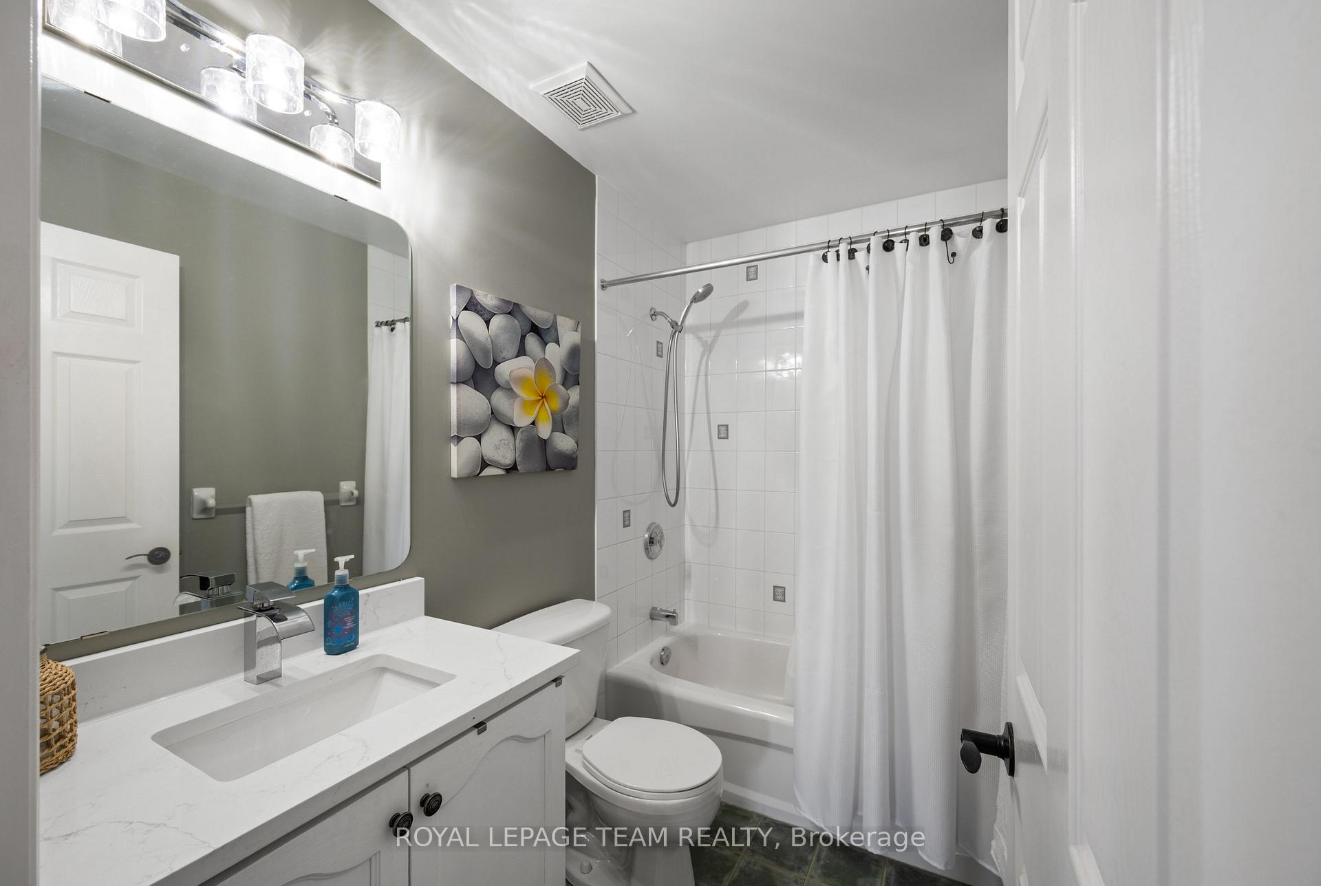 Photo 28 of 41 Blackshire Circle, Ottawa, Barrhaven - Stonebridge — HOMEH