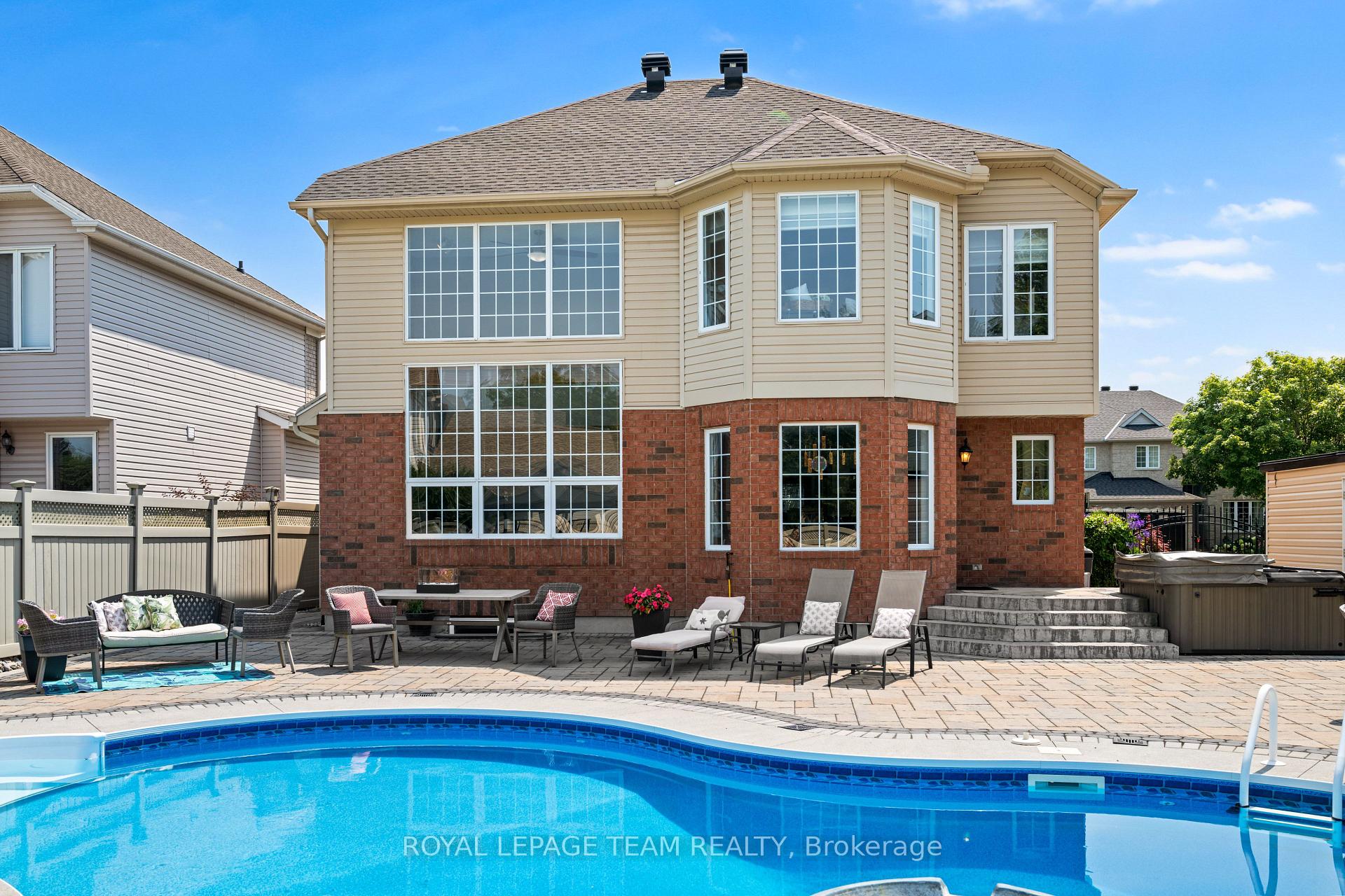 Photo 37 of 41 Blackshire Circle, Ottawa, Barrhaven - Stonebridge — HOMEH