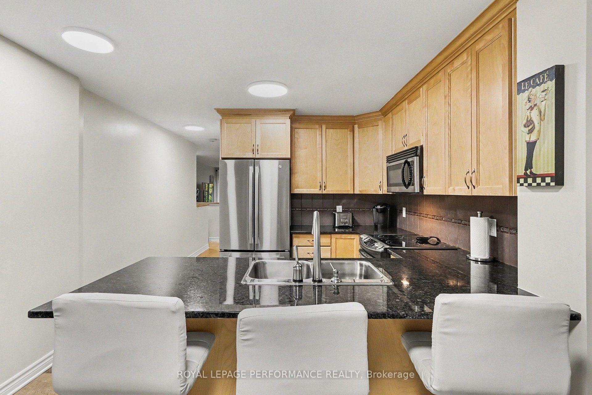 Photo 7 of 458 LeBoutillier Avenue, Ottawa, Carson Meadows — HOMEH