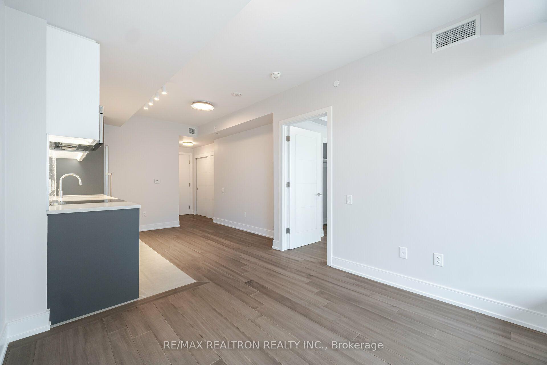 Photo 6 of Unit 705, 2525 Bathurst Street, Toronto, Forest Hill North — HOMEH