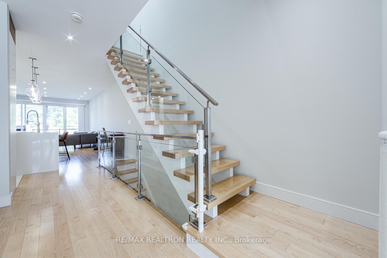 Photo 3 of 6B Trowell Avenue, Toronto, Keelesdale-Eglinton West — HOMEH