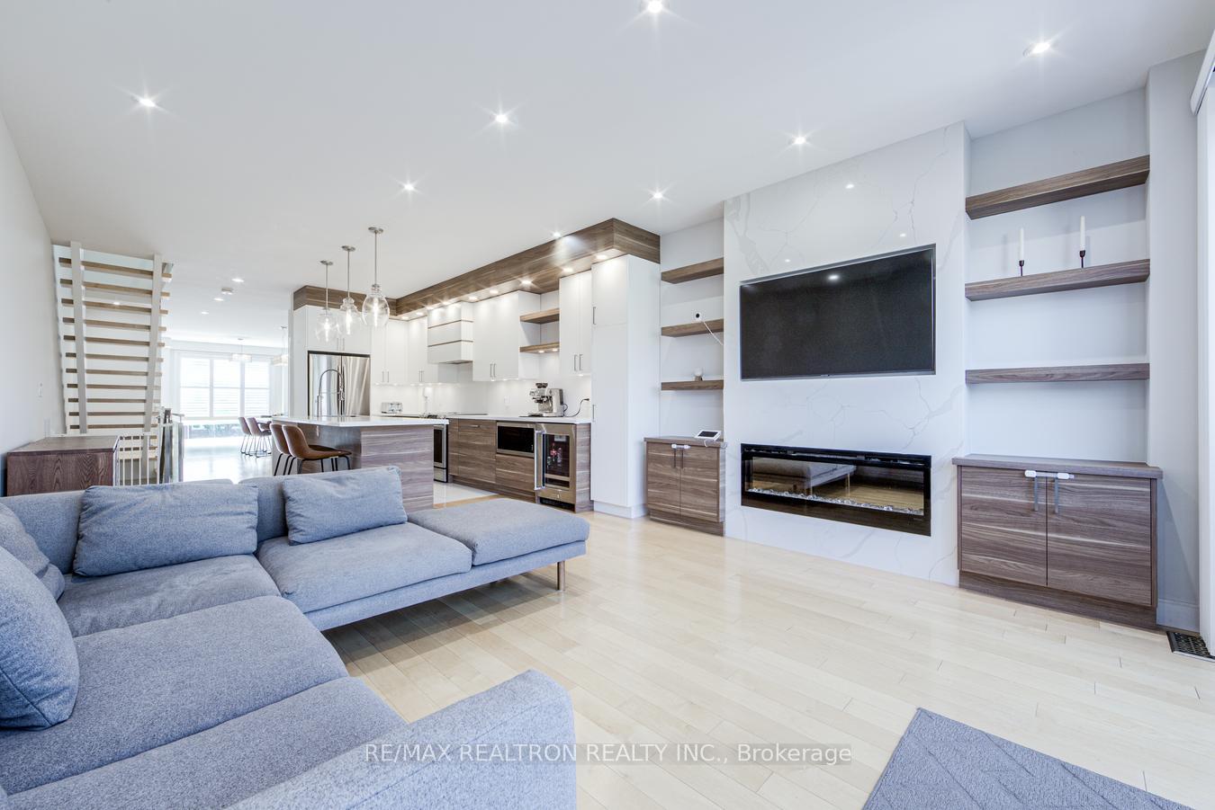 Photo 10 of 6B Trowell Avenue, Toronto, Keelesdale-Eglinton West — HOMEH