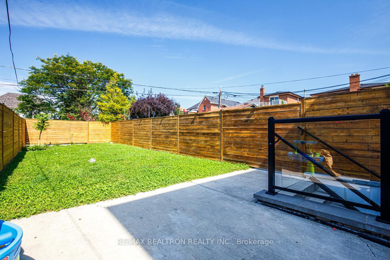 Photo 31 of 6B Trowell Avenue, Toronto, Keelesdale-Eglinton West — HOMEH