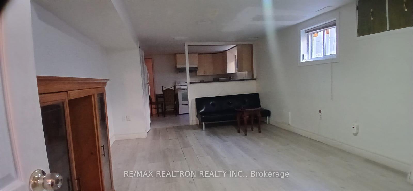 Photo 6 of 112 Petworth Crescent, Scarborough, Agincourt South-Malvern West — HOMEH