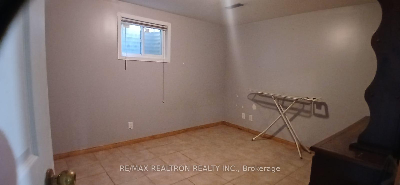 Photo 9 of 112 Petworth Crescent, Scarborough, Agincourt South-Malvern West — HOMEH