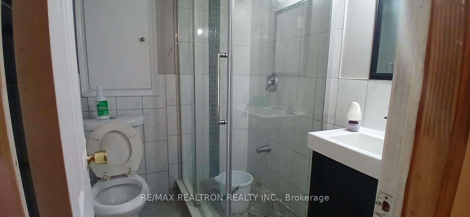 Photo 10 of 112 Petworth Crescent, Scarborough, Agincourt South-Malvern West — HOMEH