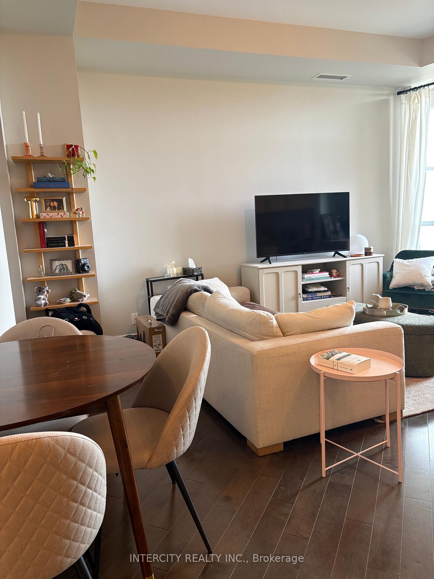 Photo 4 of Unit 1018, 23 Glebe Road W, Toronto, Yonge-Eglinton — HOMEH