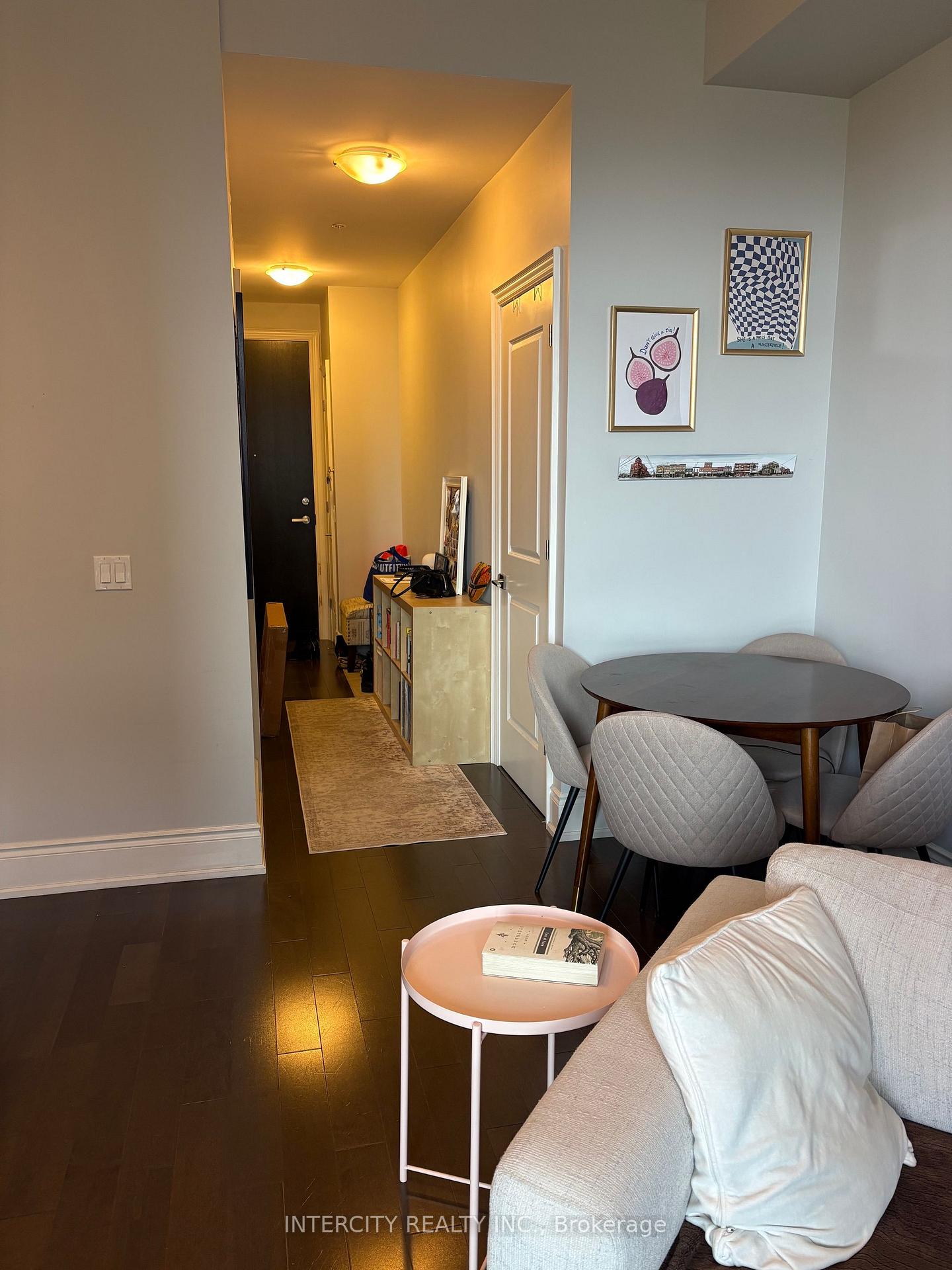 Photo 6 of Unit 1018, 23 Glebe Road W, Toronto, Yonge-Eglinton — HOMEH