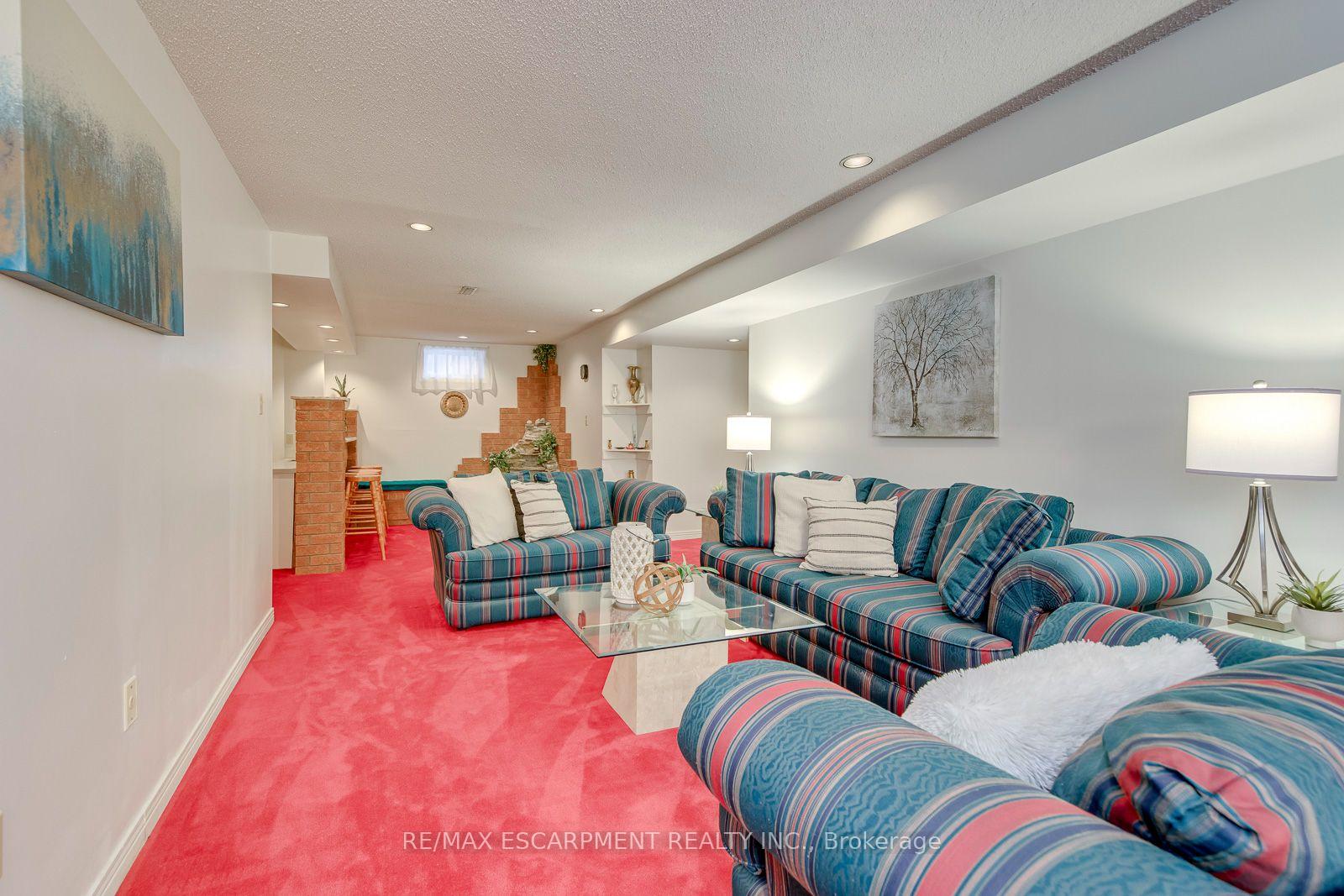 Photo 33 of 2442 Wynten Way, Oakville, Clearview — HOMEH