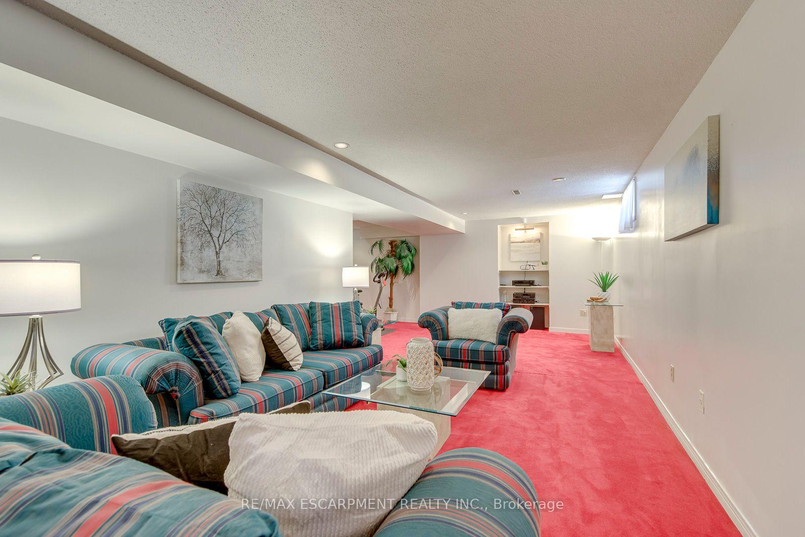 Photo 34 of 2442 Wynten Way, Oakville, Clearview — HOMEH
