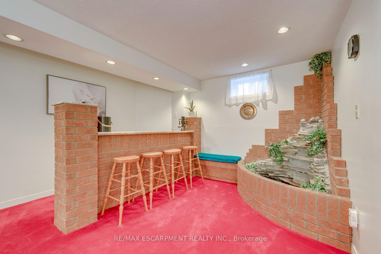 Photo 35 of 2442 Wynten Way, Oakville, Clearview — HOMEH