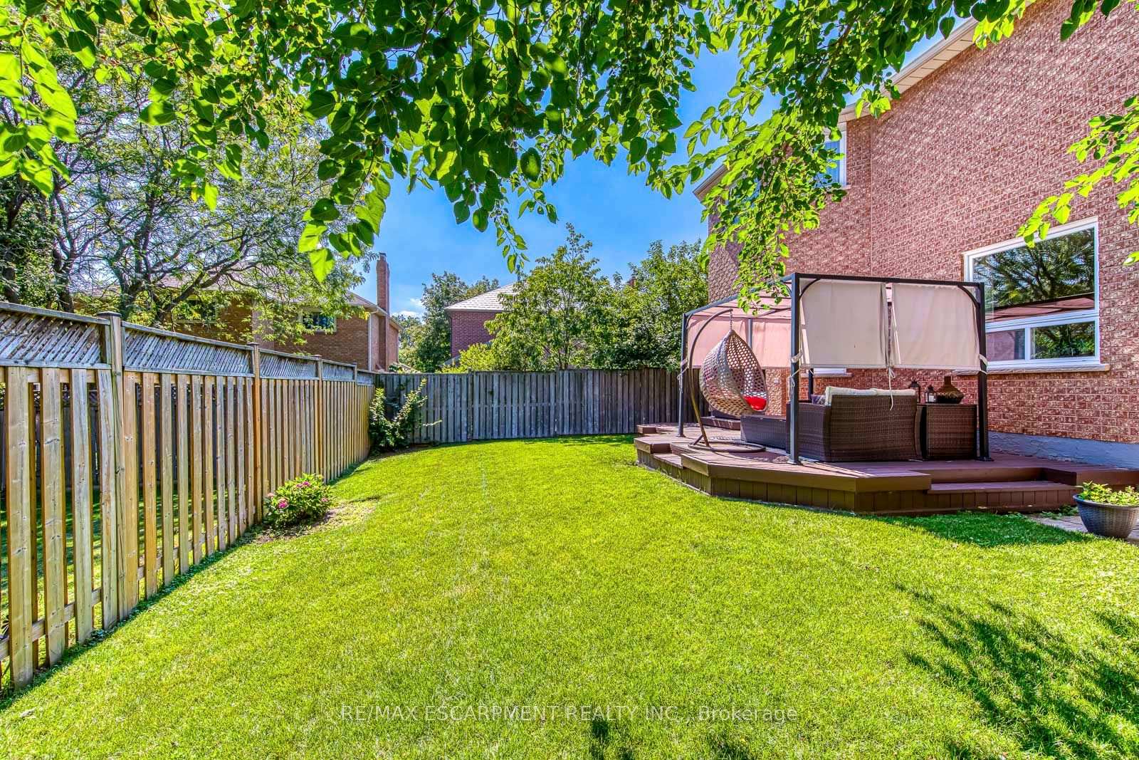Photo 42 of 2442 Wynten Way, Oakville, Clearview — HOMEH
