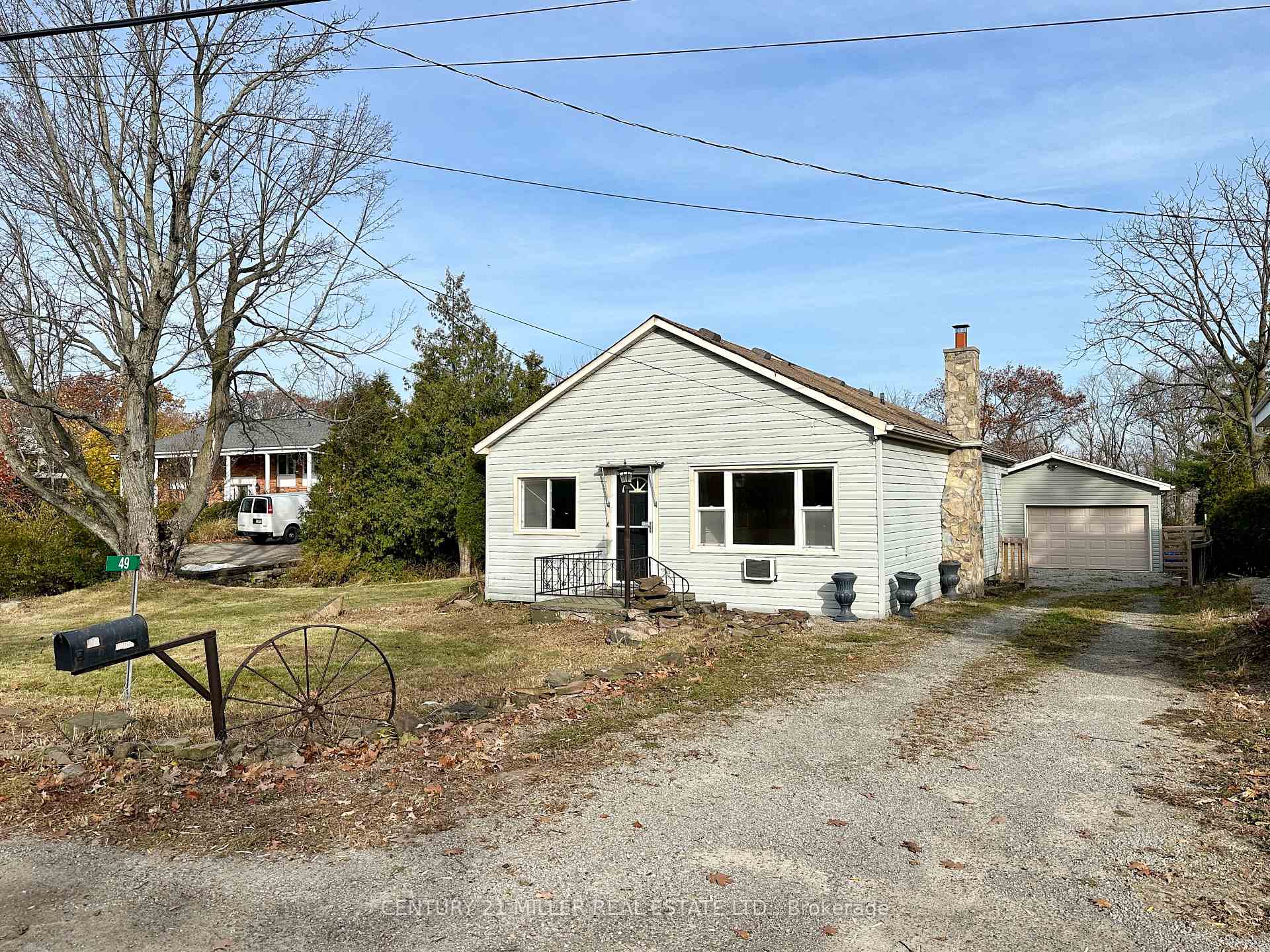 Photo 5 of 49 Ridge Road E, Grimsby, Grimsby Escarpment — HOMEH