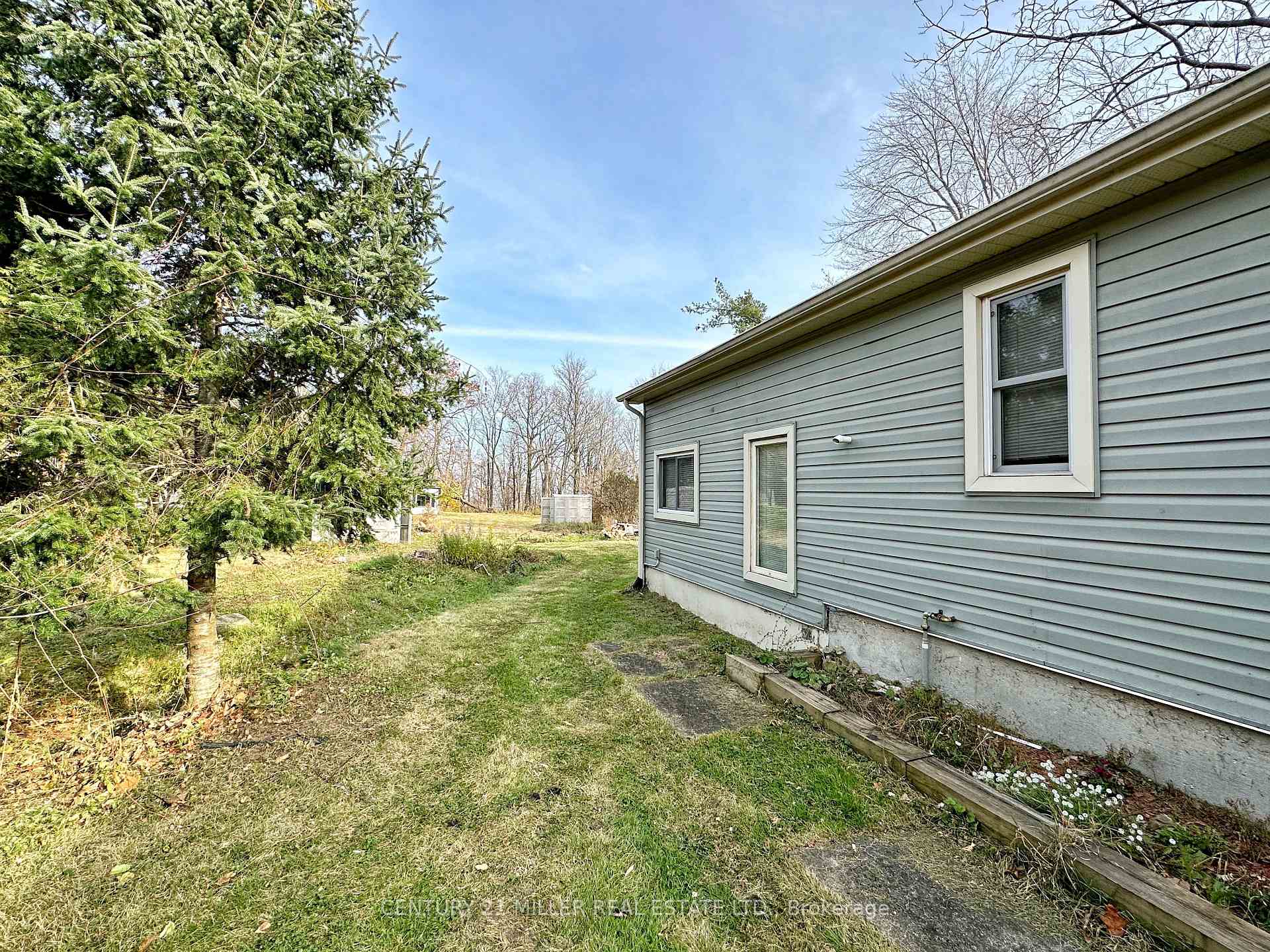 Photo 10 of 49 Ridge Road E, Grimsby, Grimsby Escarpment — HOMEH