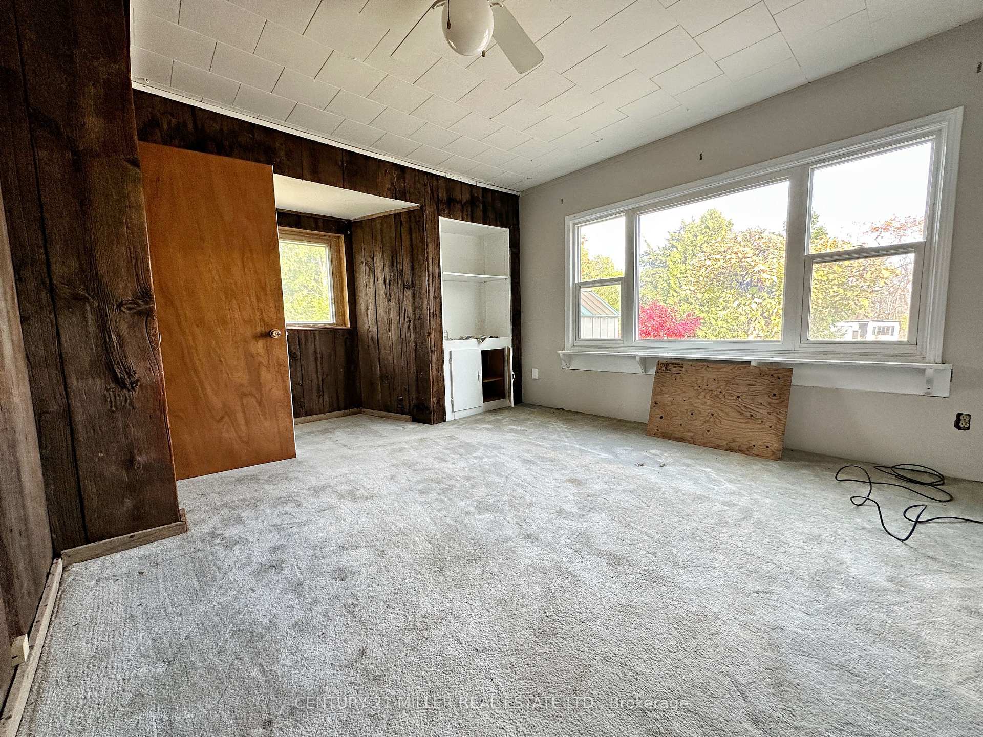 Photo 12 of 49 Ridge Road E, Grimsby, Grimsby Escarpment — HOMEH