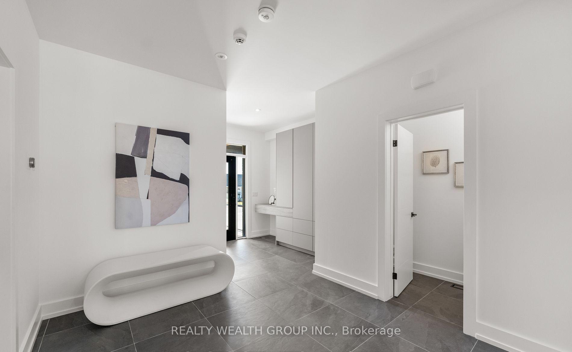 Photo 3 of 4636 Lee Avenue, Niagara Falls, Ascot — HOMEH