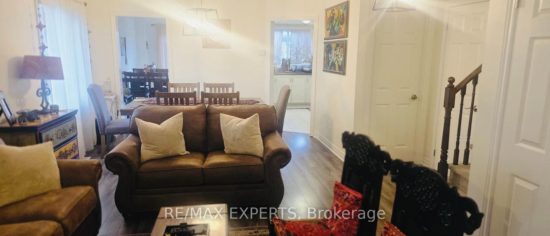 Photo 6 of 507 Rourke Place, Newmarket, Gorham-College Manor — HOMEH