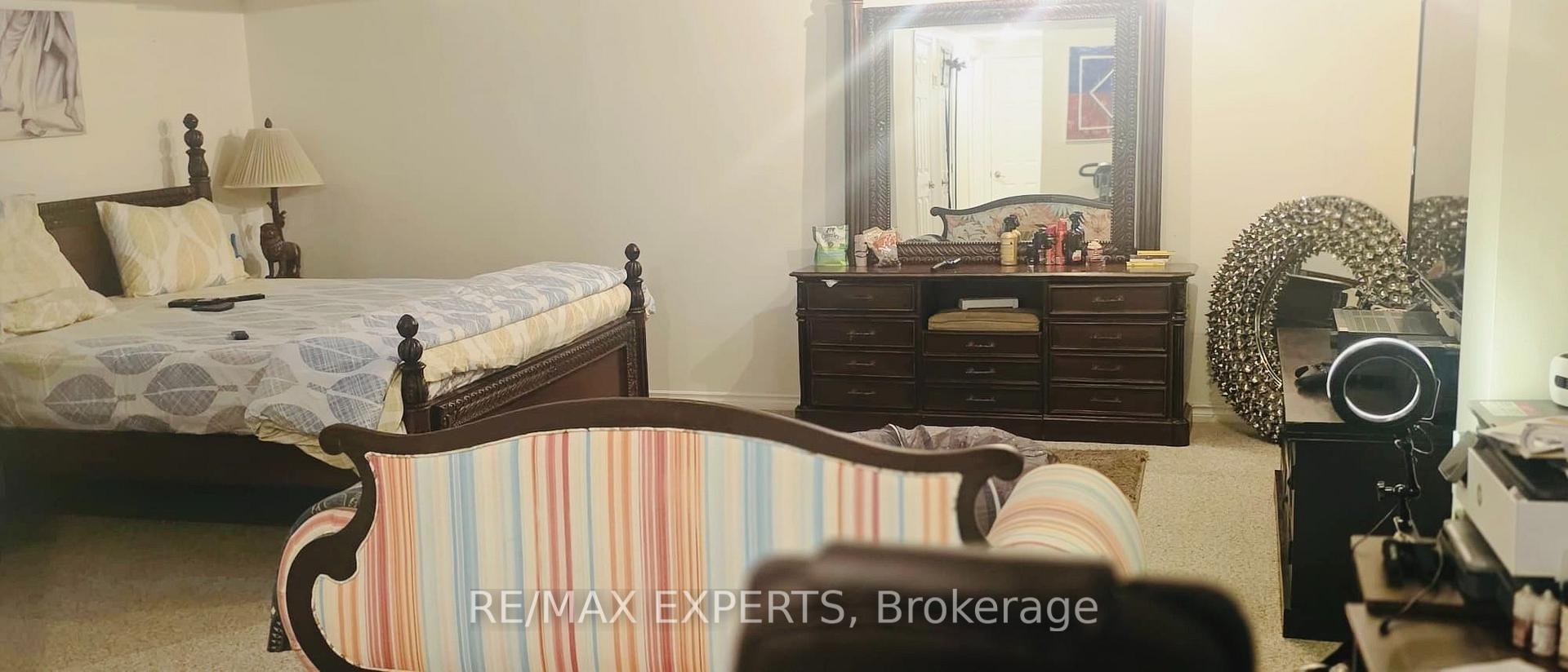 Photo 8 of 507 Rourke Place, Newmarket, Gorham-College Manor — HOMEH