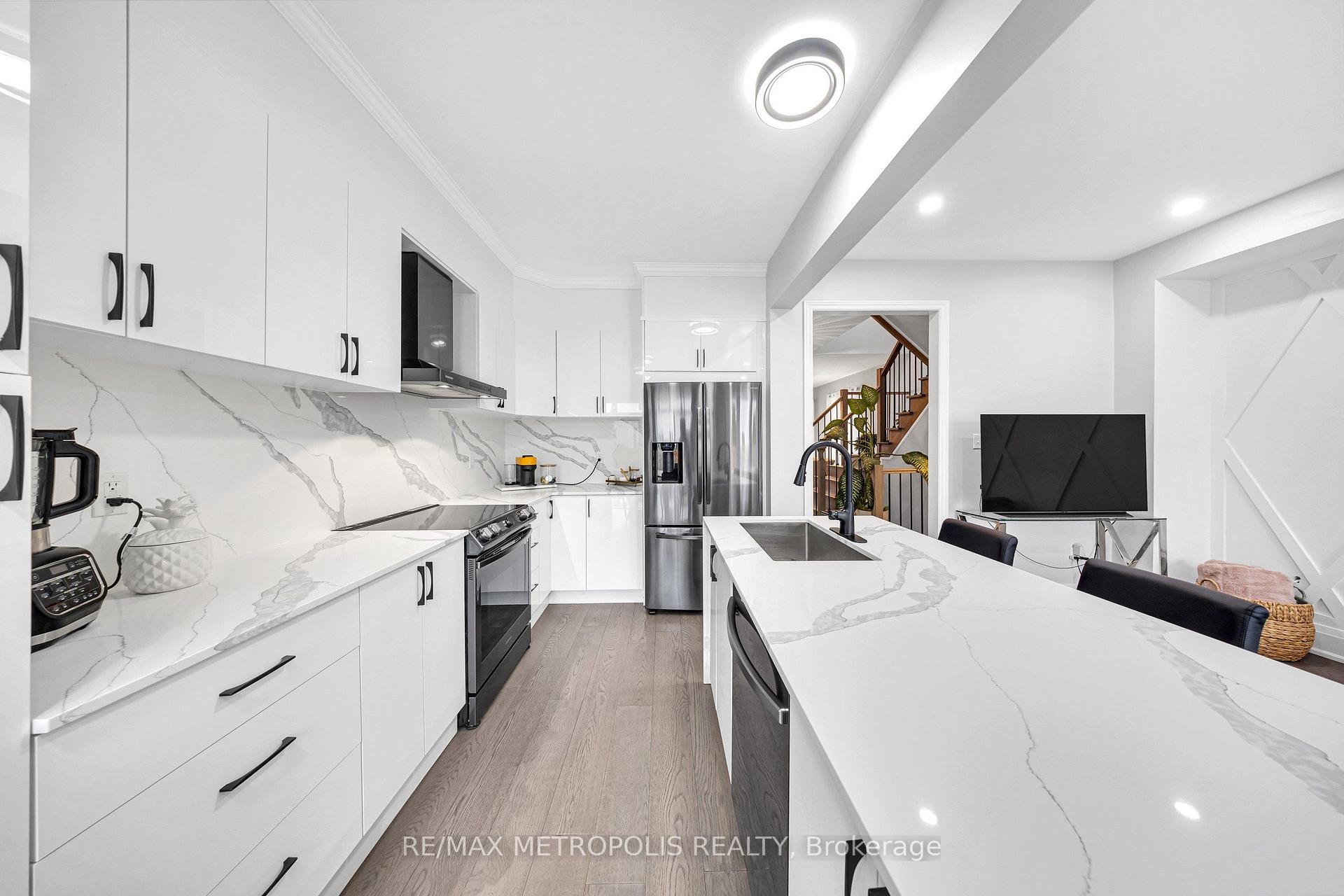 Photo 15 of 93 Blanchard Crescent, Essa, Angus — HOMEH