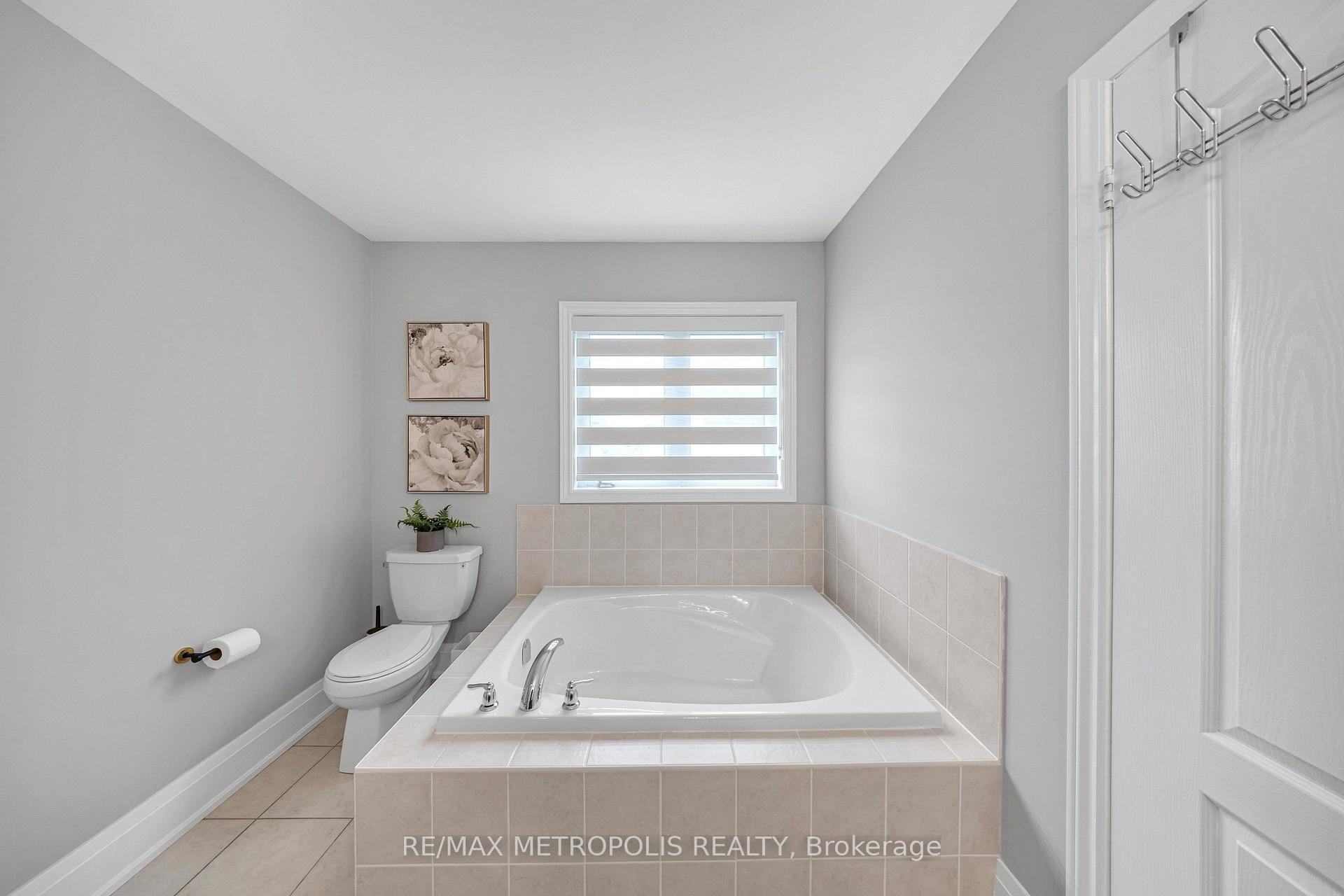 Photo 22 of 93 Blanchard Crescent, Essa, Angus — HOMEH