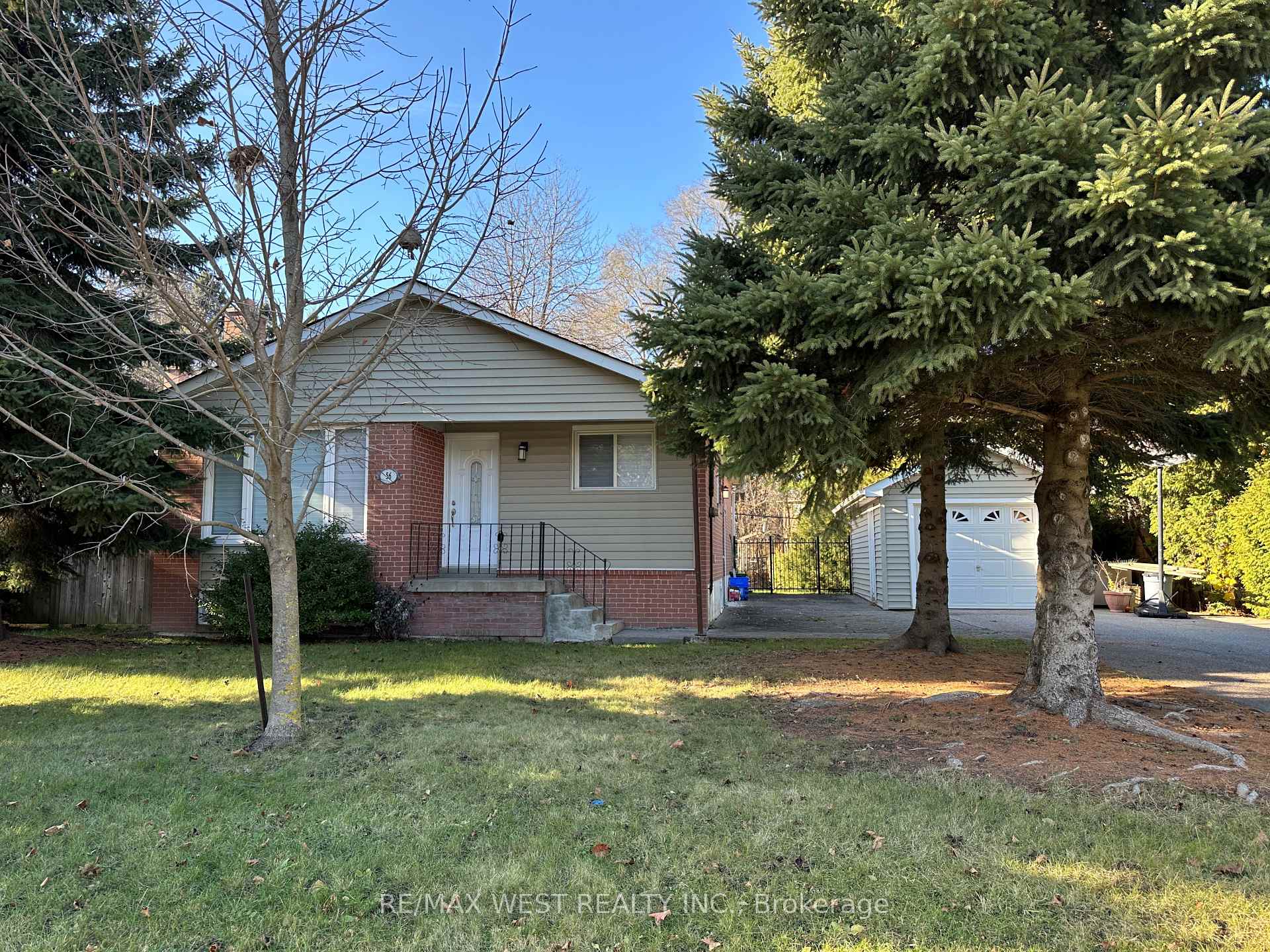 Photo 2 of Unit Main, 56 Seaton Drive, Aurora, Aurora Highlands — HOMEH