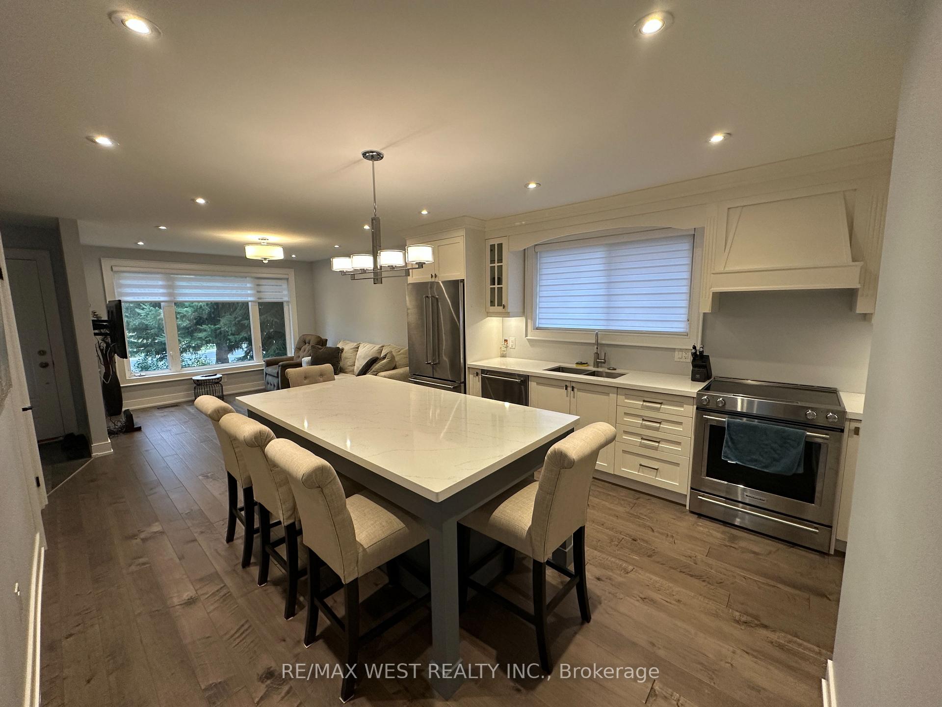 Photo 12 of Unit Main, 56 Seaton Drive, Aurora, Aurora Highlands — HOMEH
