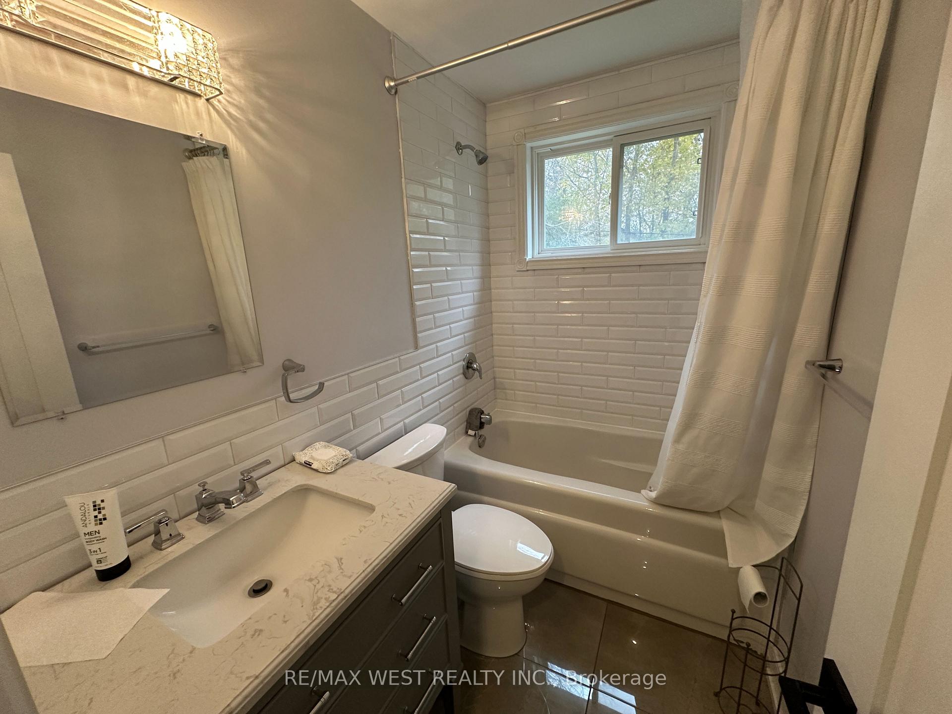 Photo 40 of Unit Main, 56 Seaton Drive, Aurora, Aurora Highlands — HOMEH