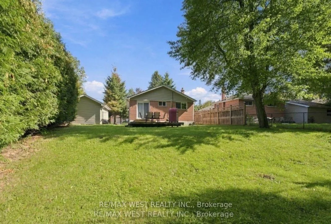 Photo 7 of Unit Main, 56 Seaton Drive, Aurora, Aurora Highlands — HOMEH