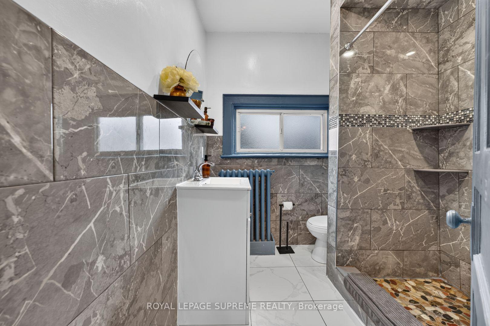 Photo 18 of 626 Manning Avenue, Toronto, Palmerston-Little Italy — HOMEH