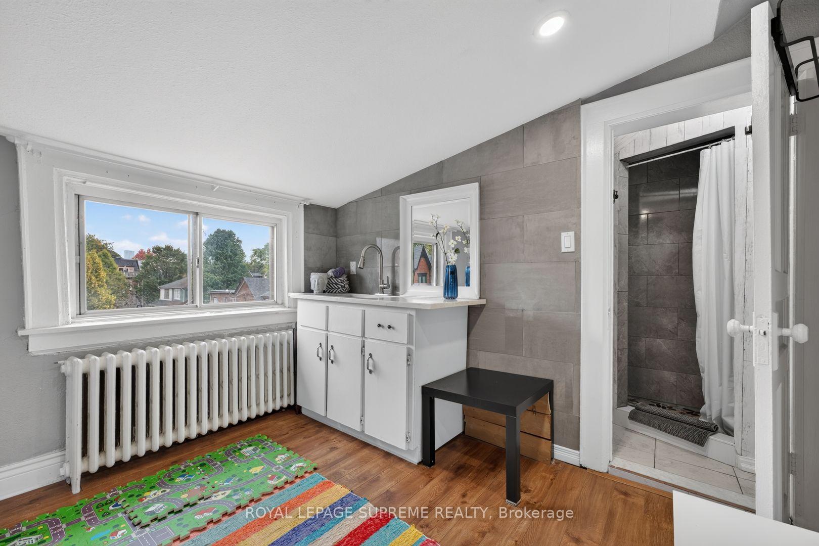 Photo 23 of 626 Manning Avenue, Toronto, Palmerston-Little Italy — HOMEH
