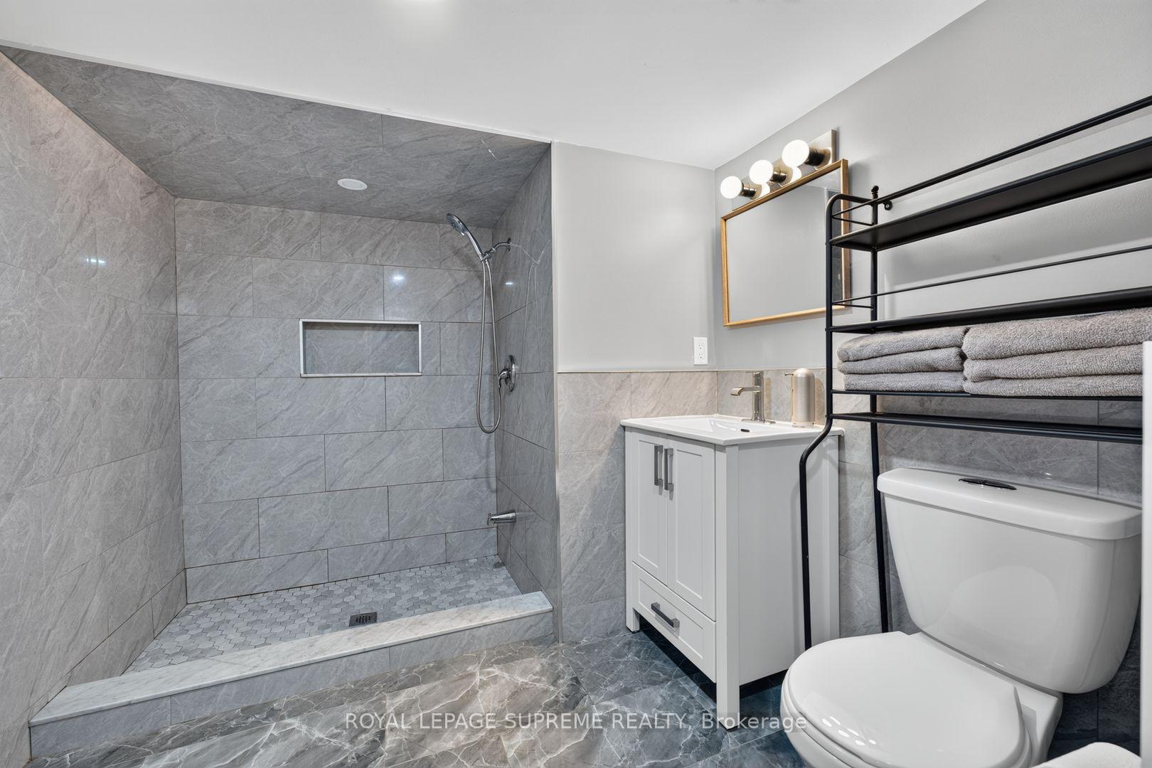 Photo 31 of 626 Manning Avenue, Toronto, Palmerston-Little Italy — HOMEH