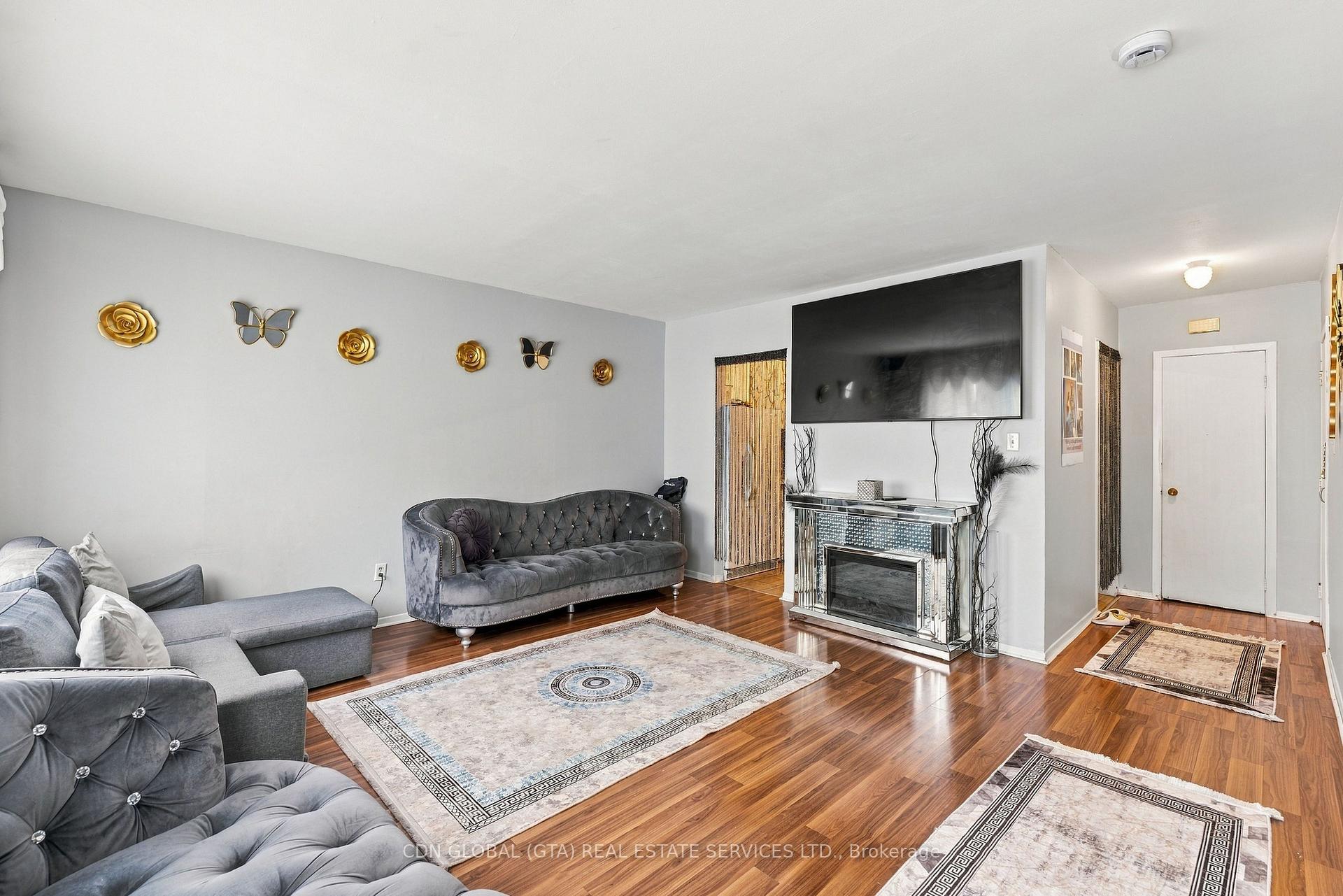 Photo 7 of 426-428 Dawes Road, Toronto, O'Connor-Parkview — HOMEH