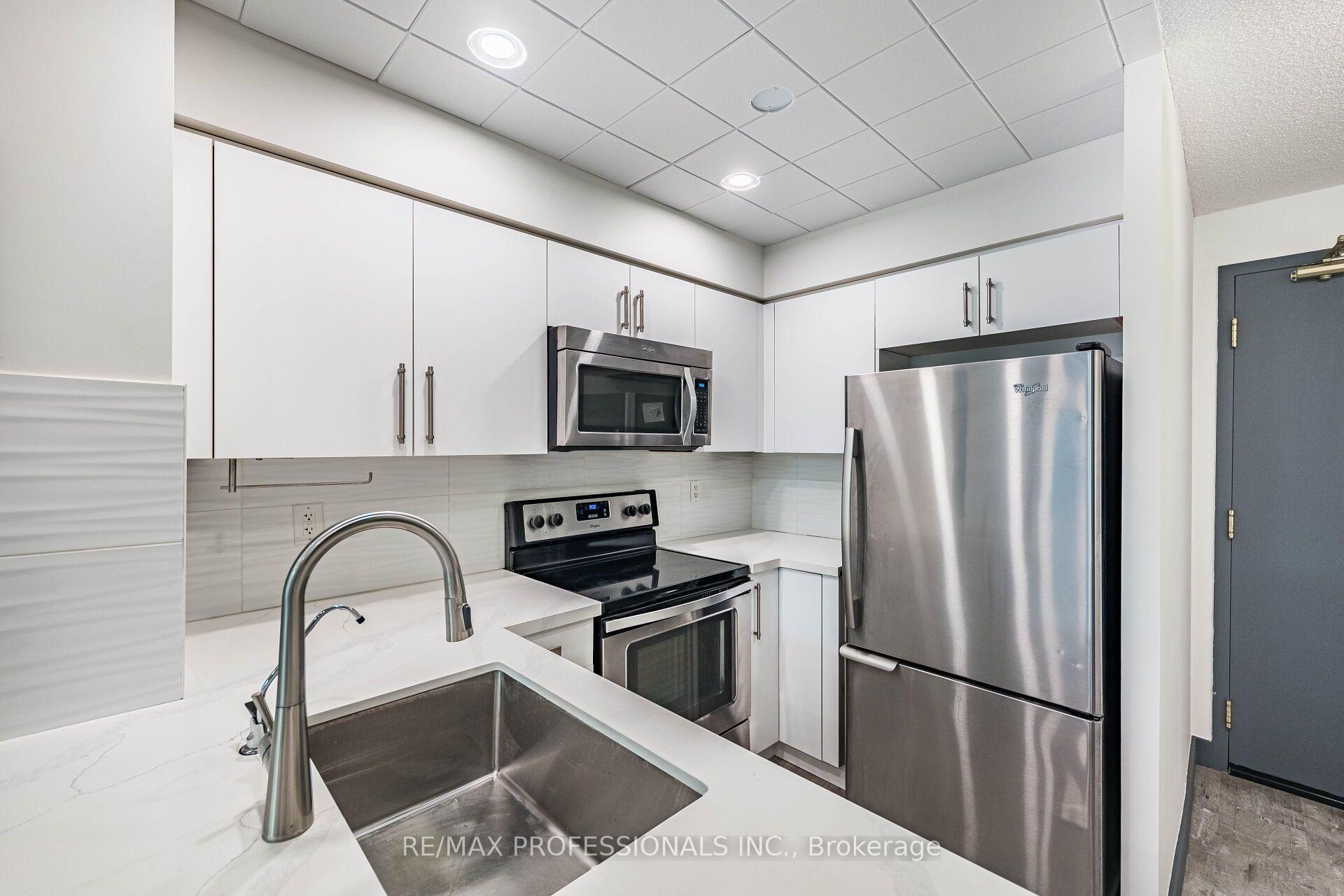 Photo 3 of Unit 101, 7 Michael Power Place, Etobicoke, Islington-City Centre West — HOMEH