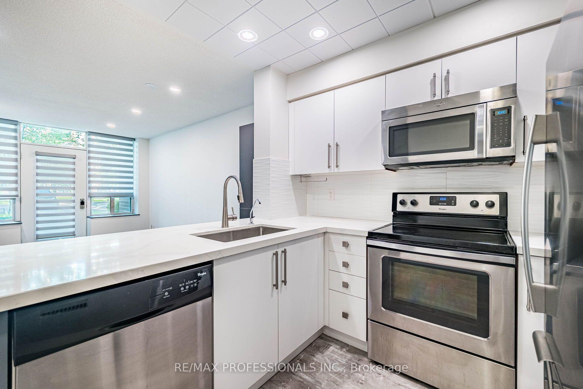 Photo 4 of Unit 101, 7 Michael Power Place, Etobicoke, Islington-City Centre West — HOMEH