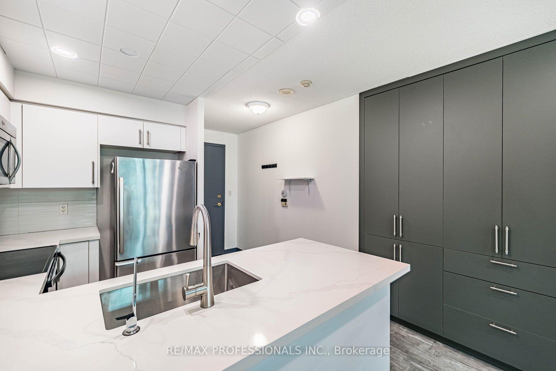 Photo 6 of Unit 101, 7 Michael Power Place, Etobicoke, Islington-City Centre West — HOMEH