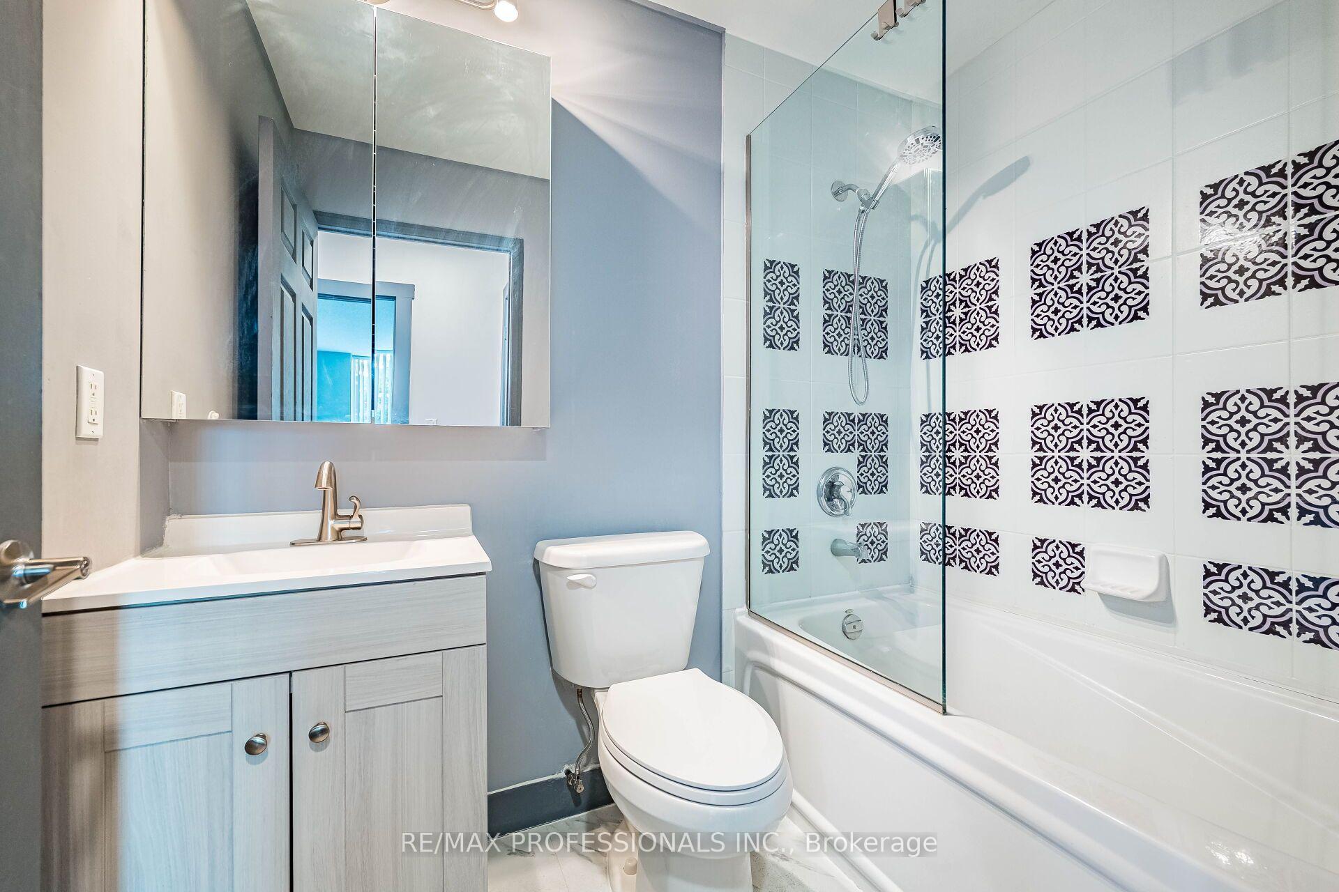 Photo 9 of Unit 101, 7 Michael Power Place, Etobicoke, Islington-City Centre West — HOMEH