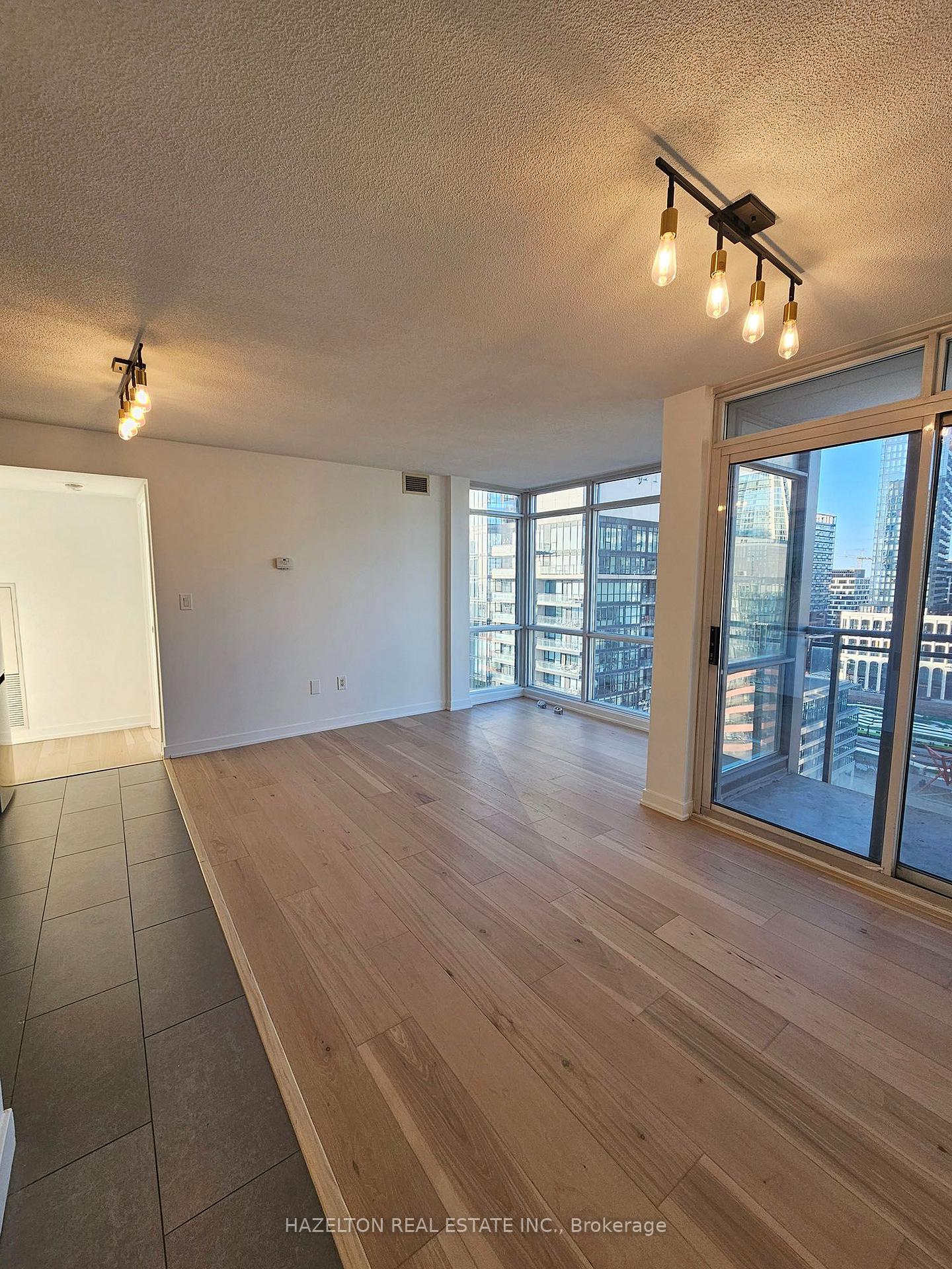 Photo 2 of Unit 2203, 15 Fort York Boulevard, Toronto, Waterfront Communities — HOMEH