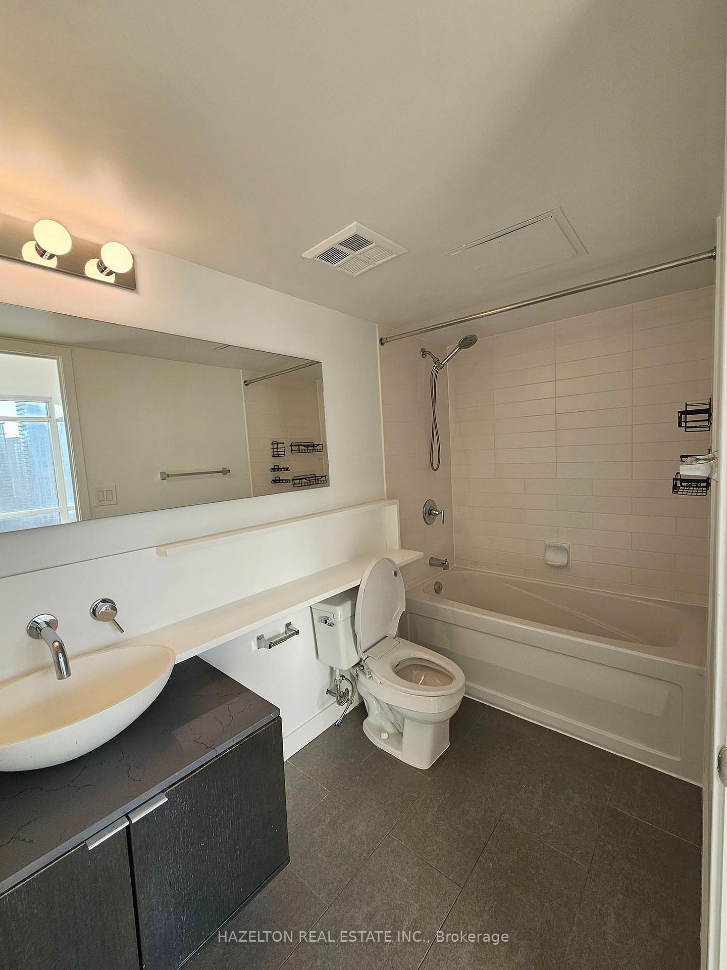 Photo 17 of Unit 2203, 15 Fort York Boulevard, Toronto, Waterfront Communities — HOMEH