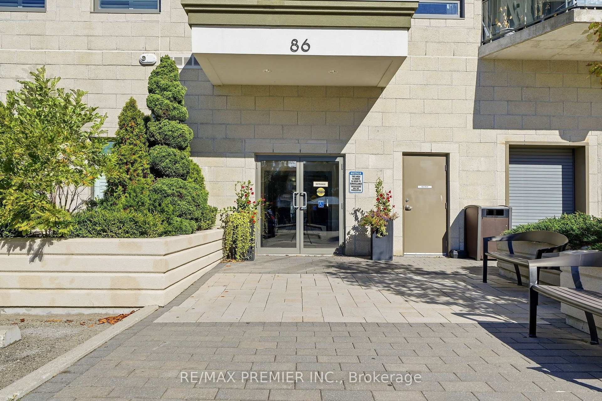 Photo 4 of Unit 303, 86 Woodbridge Avenue, Vaughan, West Woodbridge — HOMEH