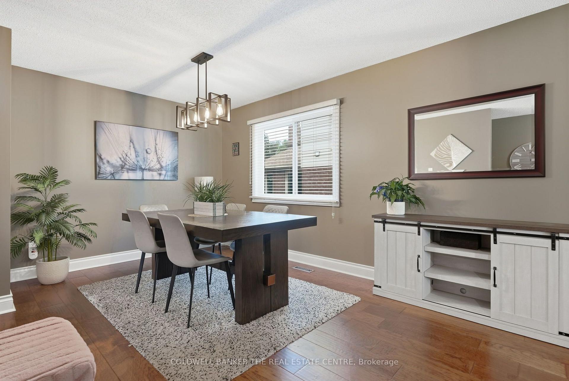 Photo 7 of 31 Karsh Crescent, Hamilton, Waterdown — HOMEH
