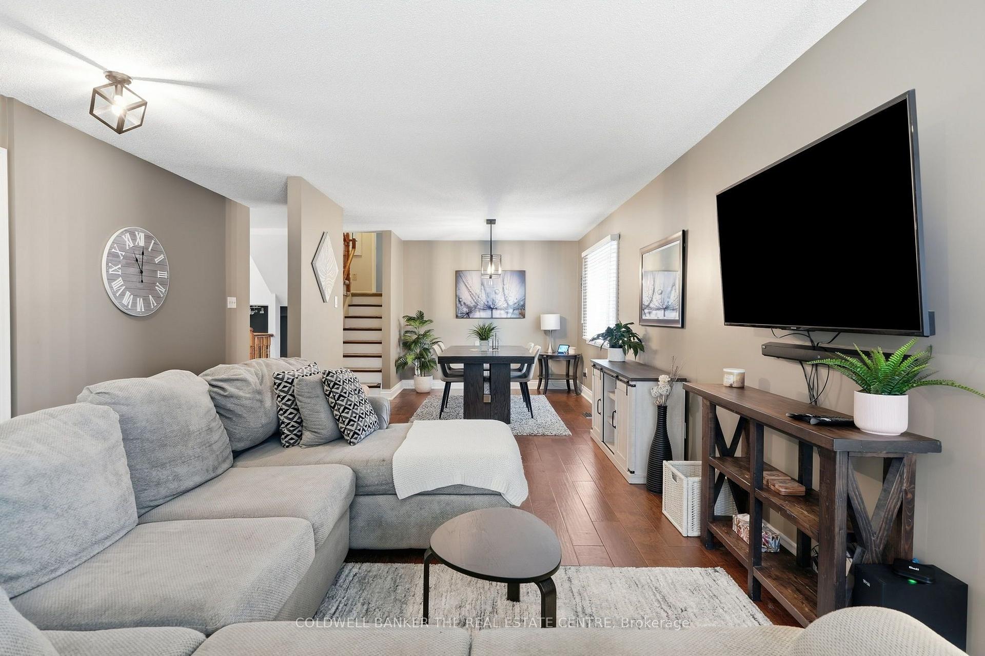 Photo 10 of 31 Karsh Crescent, Hamilton, Waterdown — HOMEH